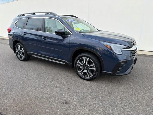 Used 2025 Subaru Ascent Limited AWD/4WD image 7