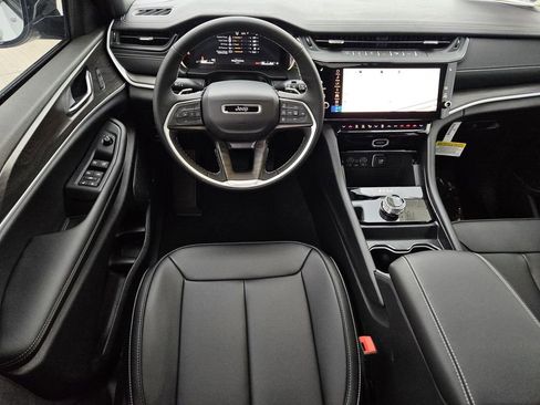 New 2026 Jeep Grand Cherokee Limited RWD image 12