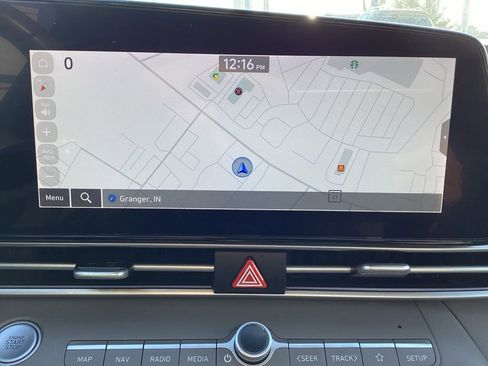 Used 2025 Hyundai Elantra SEL image 22