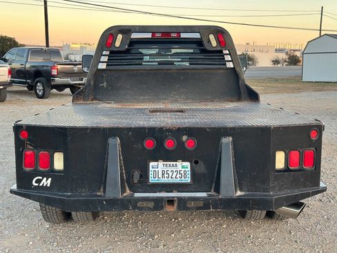 Used 2014 RAM 3500 Tradesman w/ Chrome Appearance Group image 4