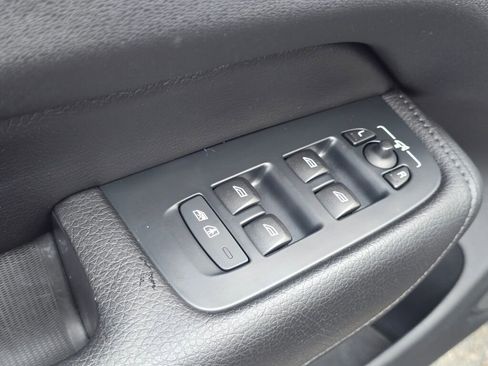 Used 2020 Volvo XC60 T5 Inscription w/ Protection Package Premier image 17