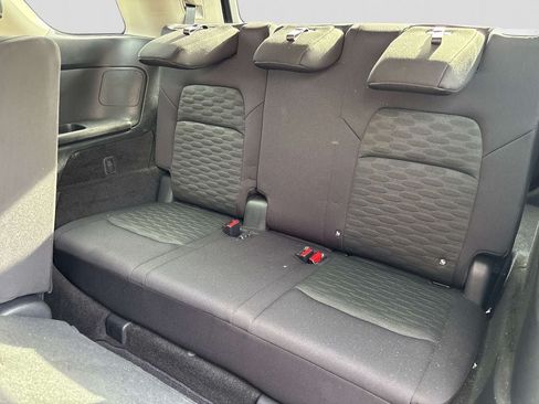 Used 2024 Nissan Pathfinder S AWD/4WD image 11