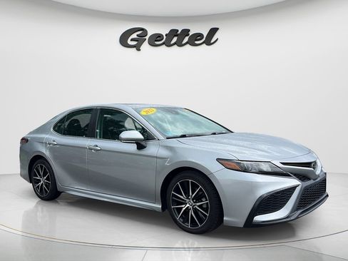 Used 2022 Toyota Camry SE w/ Audio Upgrade Package FWD image 3
