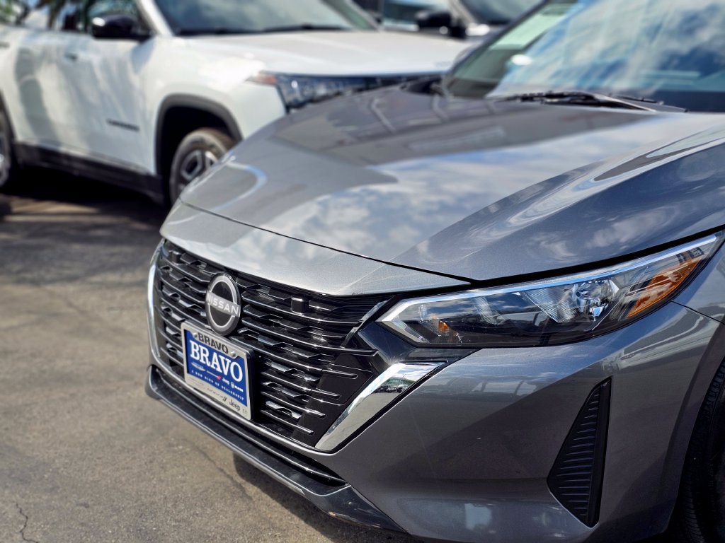 Used 2025 Nissan Sentra S FWD image 2