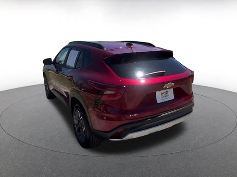 Used 2025 Chevrolet Trax LT w/ LT Convenience Package image 11