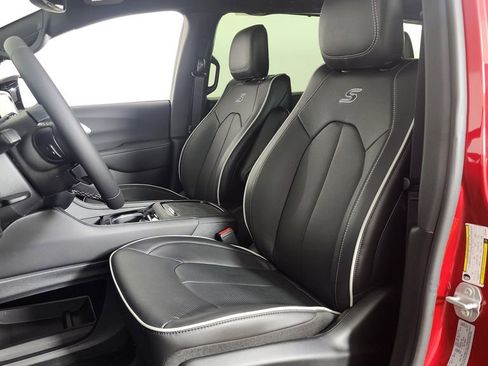 New 2026 Chrysler Pacifica Limited w/ S Appearance Package image 15