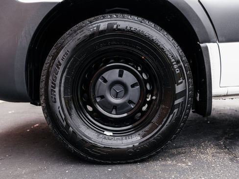 Used 2025 Mercedes-Benz Sprinter 2500 image 29