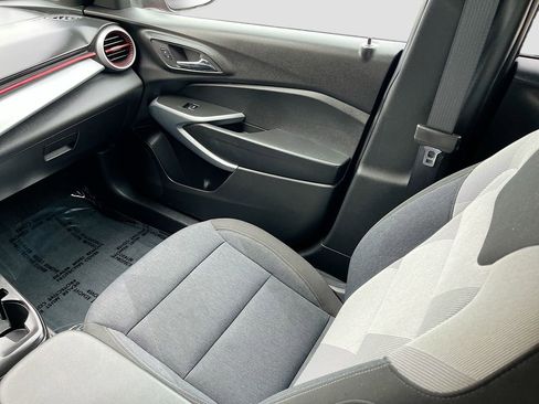 Used 2024 Chevrolet Trax RS FWD image 22