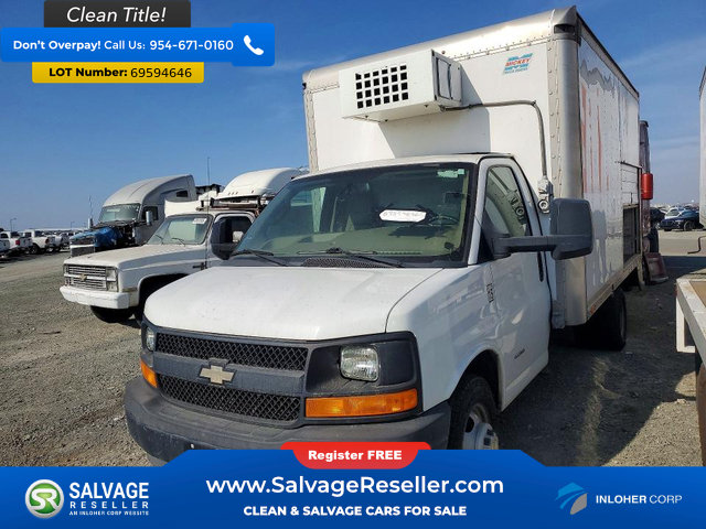 Used 2017 Chevrolet Express 4500 RWD image 1