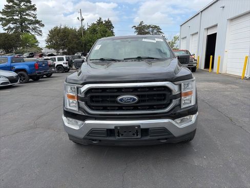 Used 2021 Ford F150 XLT image 2
