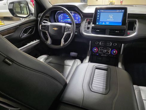 Used 2023 Chevrolet Tahoe Premier AWD/4WD image 16