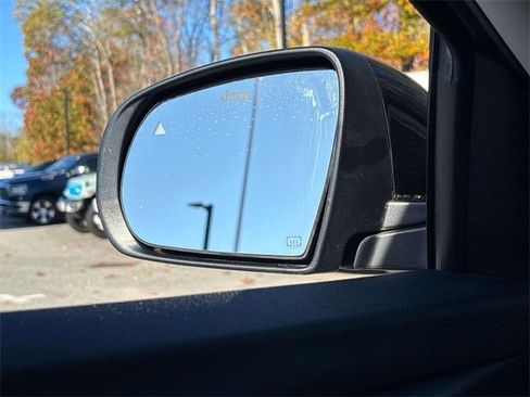 Used 2022 Jeep Compass Latitude image 28