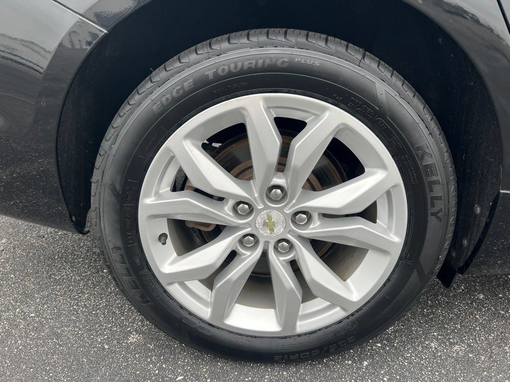 Used 2018 Chevrolet Impala LT FWD image 33