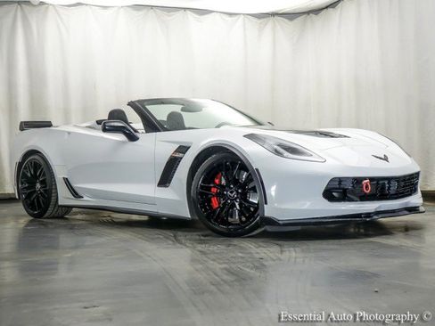 Used 2015 Chevrolet Corvette Z06 w/ 2LZ Preferred Equipment Group image 2