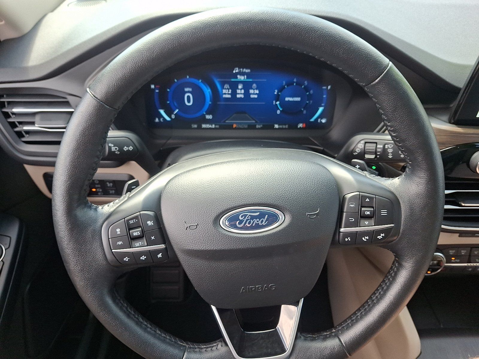 Used 2020 Ford Escape Titanium AWD/4WD image 20