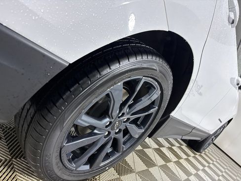 Used 2024 Chevrolet Equinox RS FWD image 34