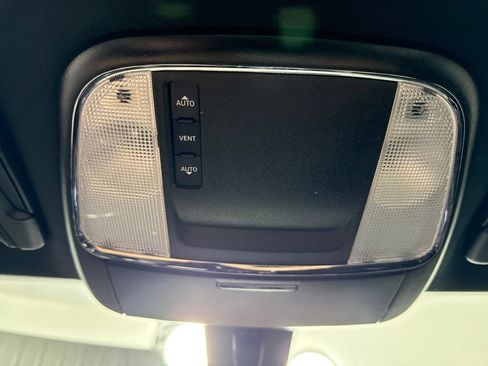 Used 2021 Dodge Charger SXT w/ Leather Interior Group RWD image 27