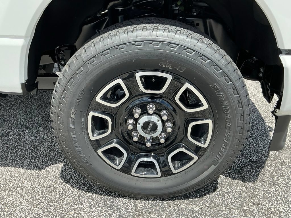 New 2026 Ford F350 Platinum w/ FX4 Off-Road Package AWD/4WD image 17