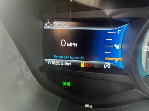 Used 2017 Ford Fusion SE w/ Fusion SE Technology Package FWD image 16