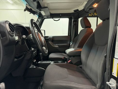 Used 2014 Jeep Wrangler Unlimited Sport AWD/4WD image 10