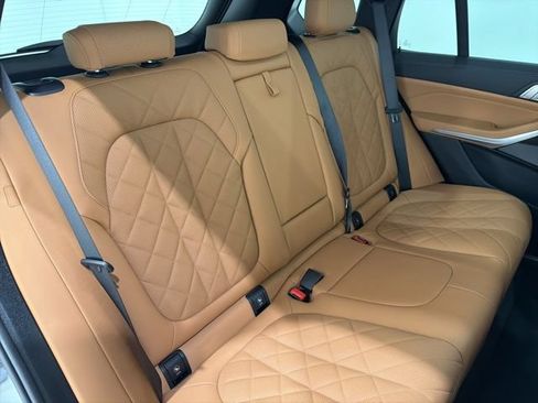 Certified 2024 BMW X5 xDrive40i w/ Premium Package AWD/4WD image 22