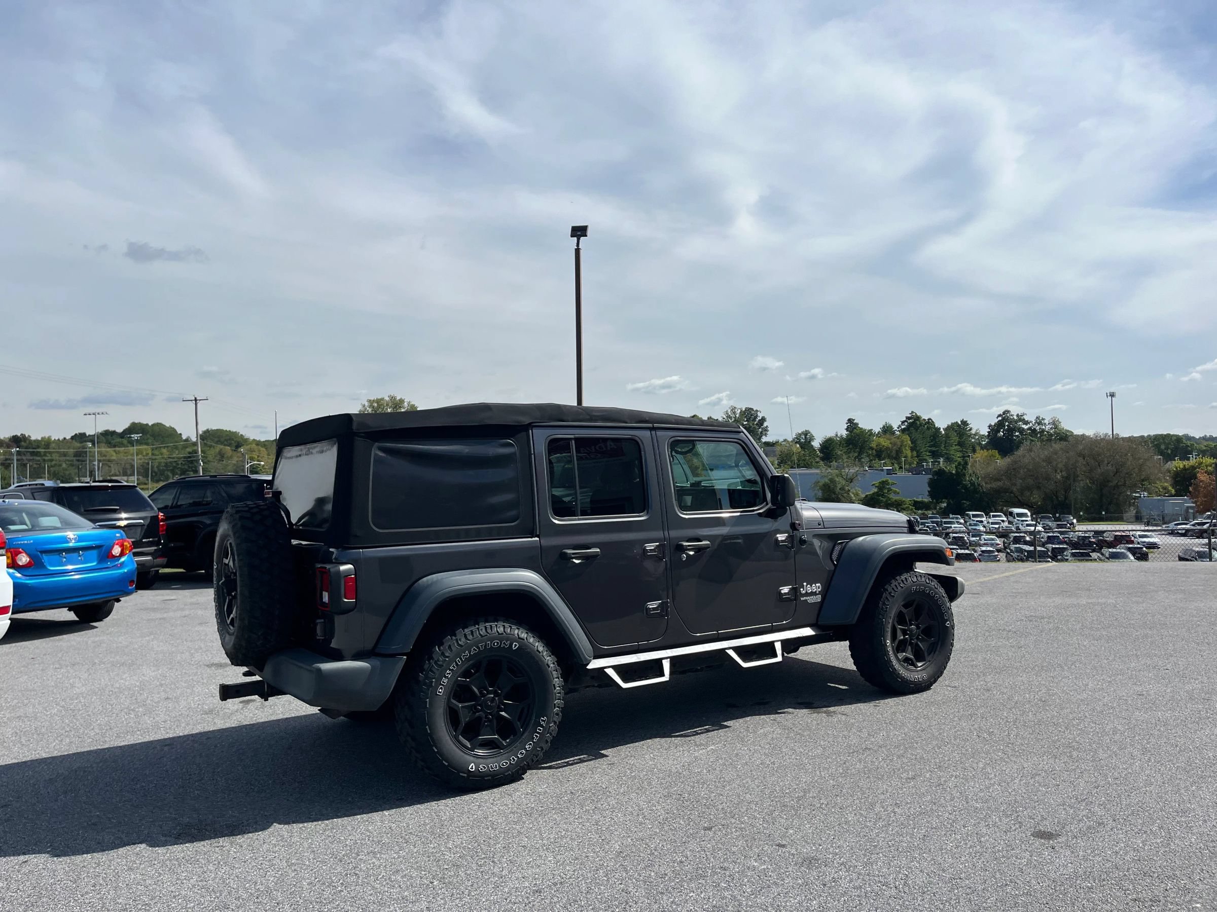 Used 2018 Jeep Wrangler Unlimited Sport S AWD/4WD image 30