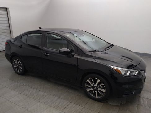 Used 2021 Nissan Versa SV FWD image 11