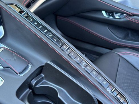 Used 2023 Chevrolet Corvette Stingray Premium Conv w/ Z51 Performance Package RWD image 27