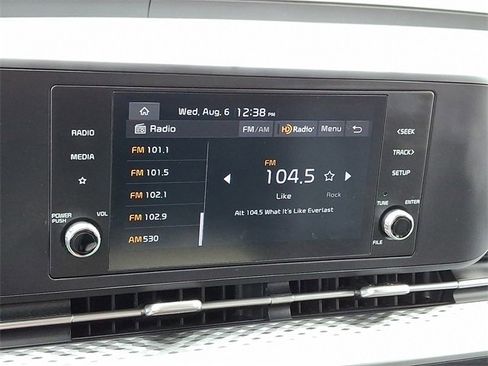 Used 2024 Kia Carnival LX image 17