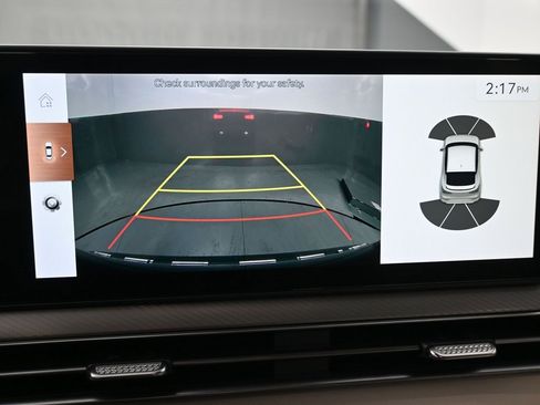 Used 2024 Genesis GV60 RWD image 12