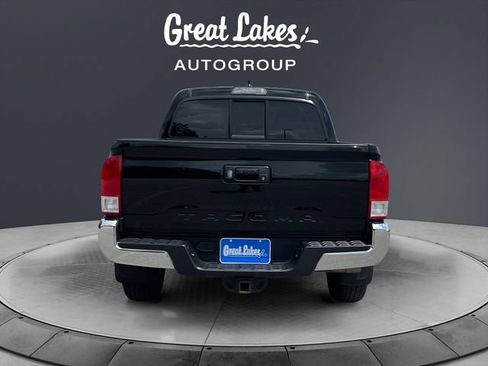 Used 2017 Toyota Tacoma SR5 w/ Tow Package AWD/4WD image 4