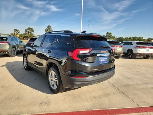 Used 2024 GMC Terrain SLE w/ Driver Convenience Package AWD/4WD image 5
