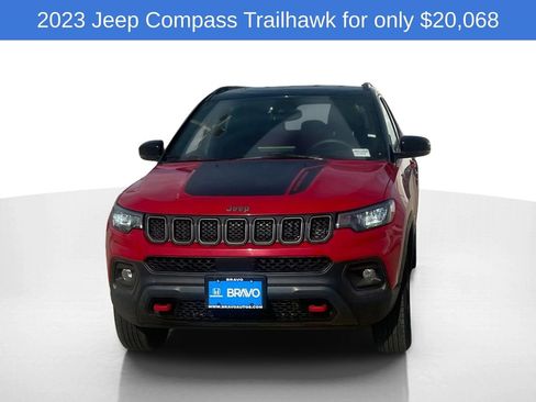 Used 2023 Jeep Compass Trailhawk image 2