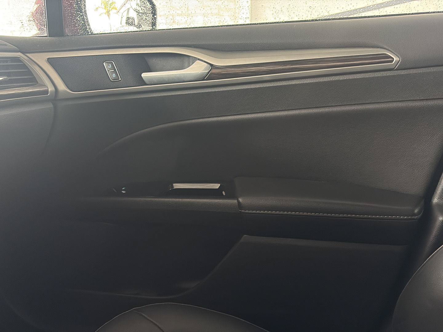Used 2014 Ford Fusion SE w/ Equipment Group 502A FWD image 15