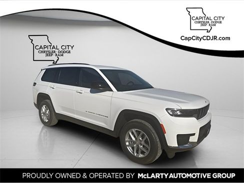 New 2025 Jeep Grand Cherokee L Laredo image 1
