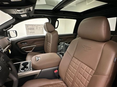 Used 2023 Nissan Titan Platinum Reserve w/ Moonroof Package image 9
