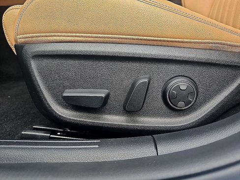 Used 2022 Genesis G70 2.0T w/ Prestige Package image 15