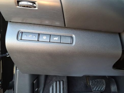 New 2026 Nissan Pathfinder SL FWD image 17