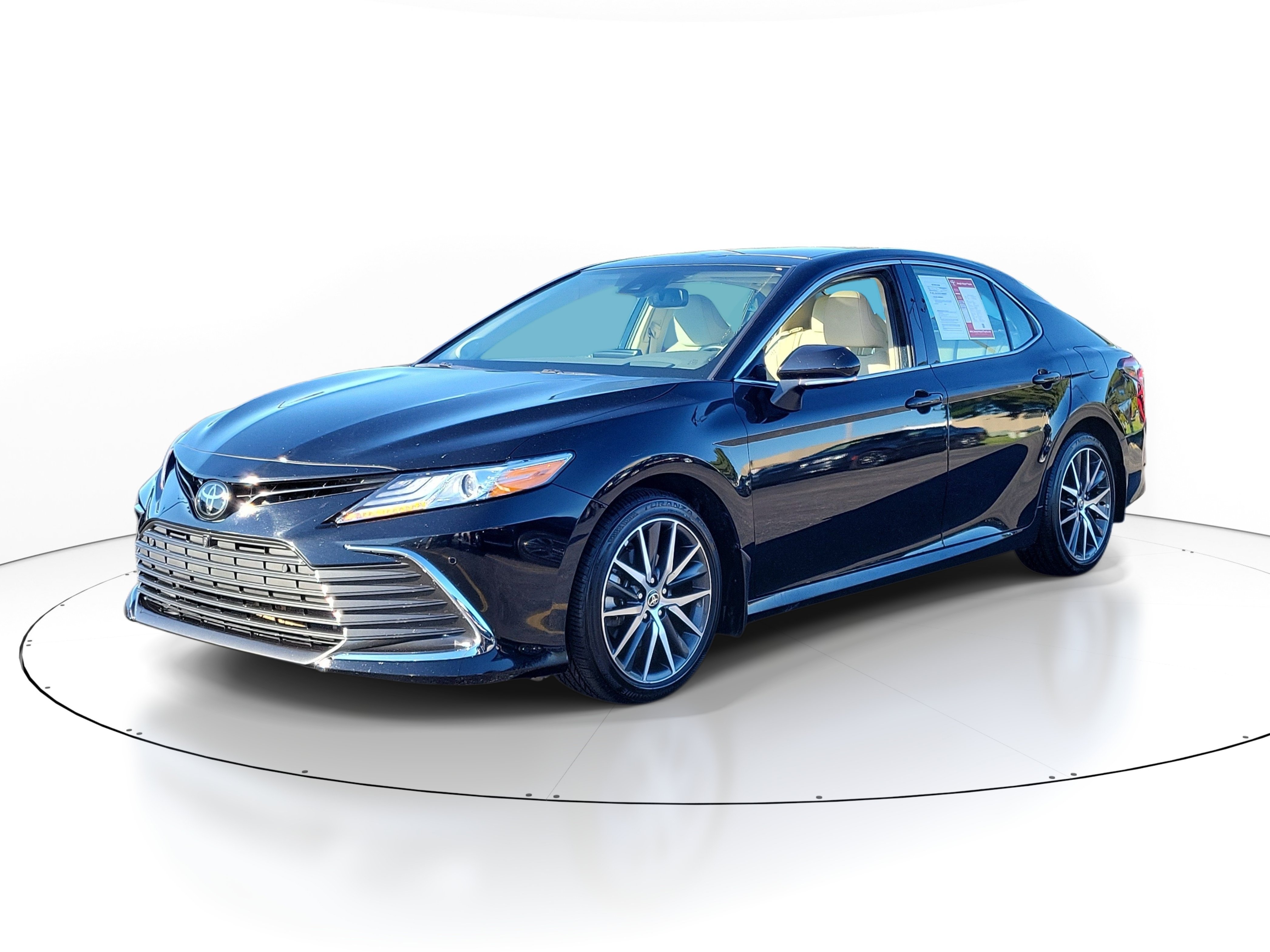 Used 2024 Toyota Camry XLE w/ Navigation Package FWD image 2