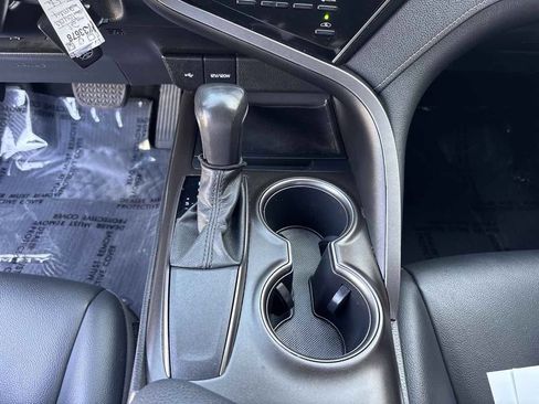 Used 2021 Toyota Camry SE w/ Carpet Mat Package (TMS) FWD image 25
