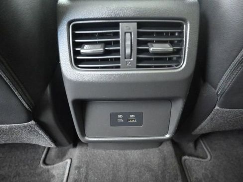 Used 2023 Nissan Rogue SL AWD/4WD image 25
