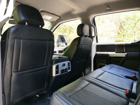 Used 2021 Ford F250 Lariat w/ Lariat Value Package AWD/4WD image 26