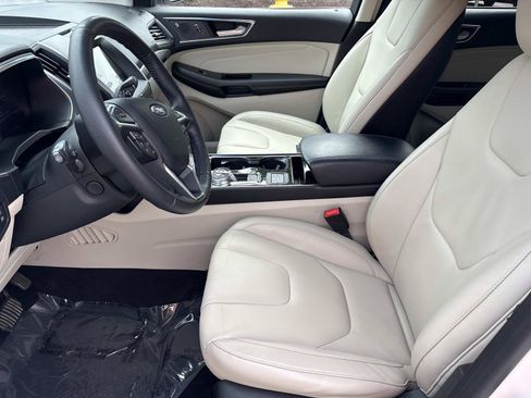 Used 2020 Ford Edge Titanium FWD image 15
