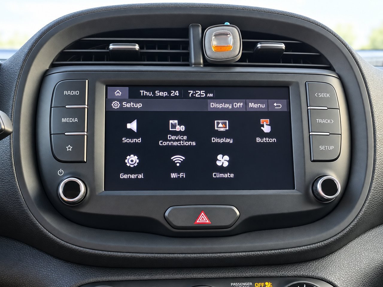 Used 2023 Kia Soul LX w/ LX Technology Package FWD image 16