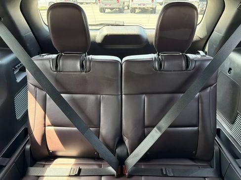 Used 2025 Ford Explorer Platinum w/ LUX Leather Package AWD/4WD image 17