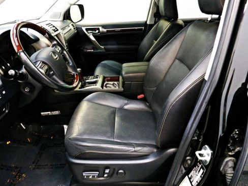 Used 2016 Lexus GX 460 Luxury w/ Preferred Accessory Package AWD/4WD image 8