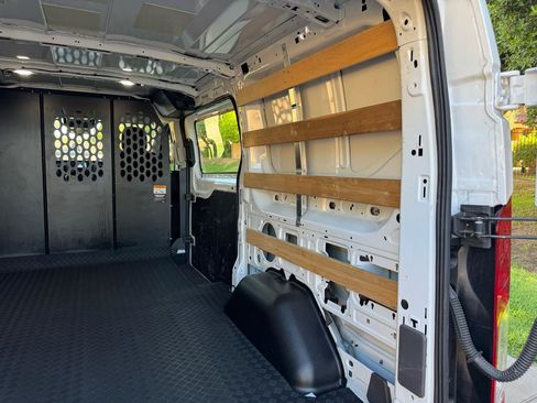 Used 2025 Ford Transit 250 Low Roof w/ Exterior Upgrade Package RWD image 17