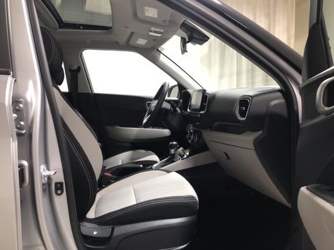 New 2026 Hyundai Venue SEL image 13