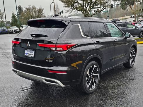 Used 2024 Mitsubishi Outlander SEL image 3