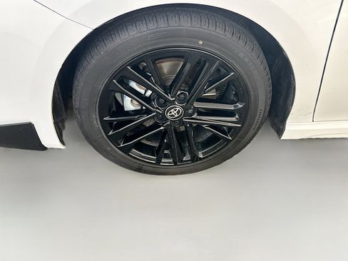 Used 2025 Toyota Camry SE image 11